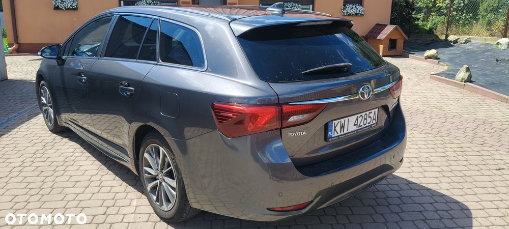 Toyota Avensis 2015 photo 5