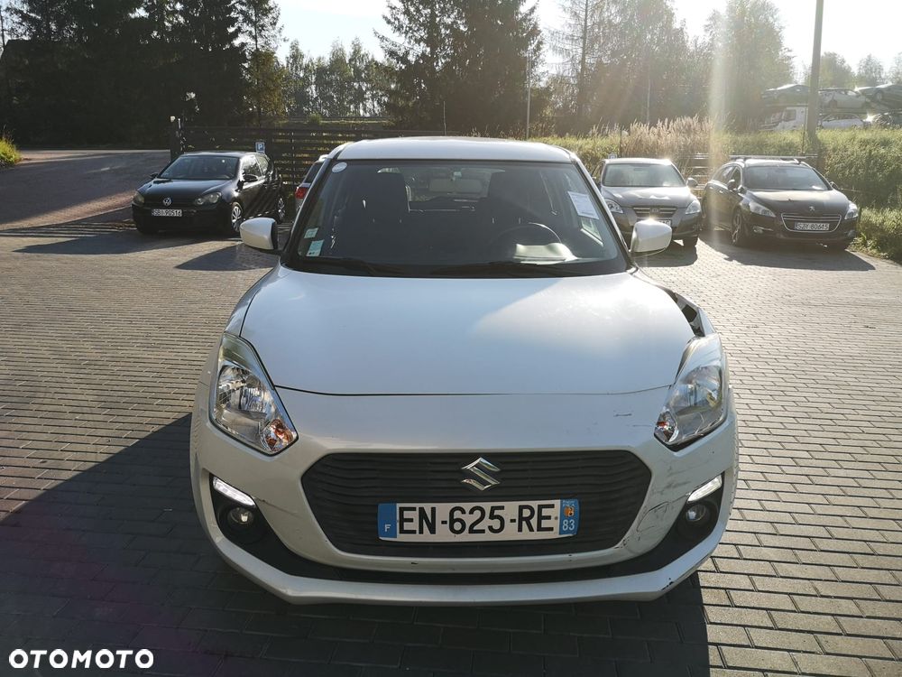 Suzuki Swift 1.2 Premium Plus - 5