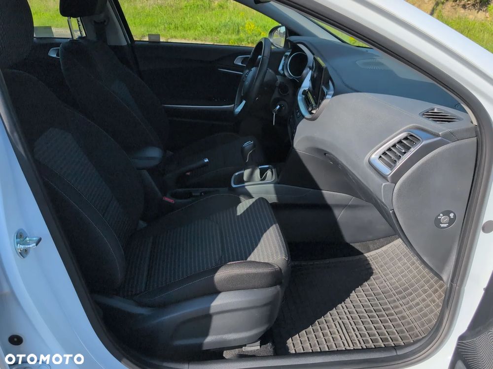 Kia Ceed 1.5 T-GDI M - 22