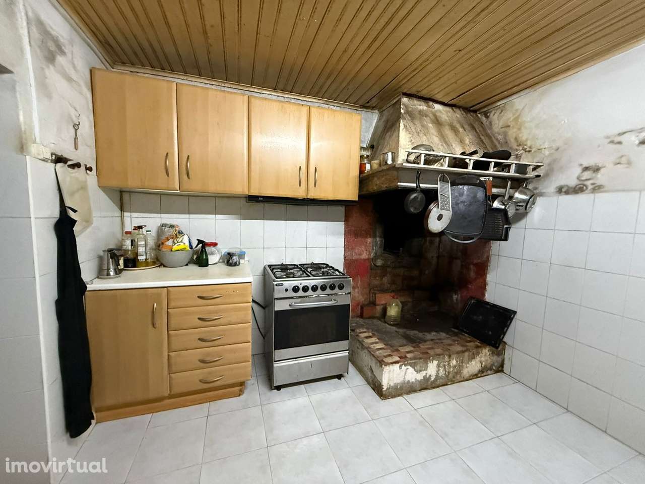 Moradia T4+1 com Traça Tradicional, Pátios e Terreno - Bonsucesso, ... - Grande imagem: 4/24