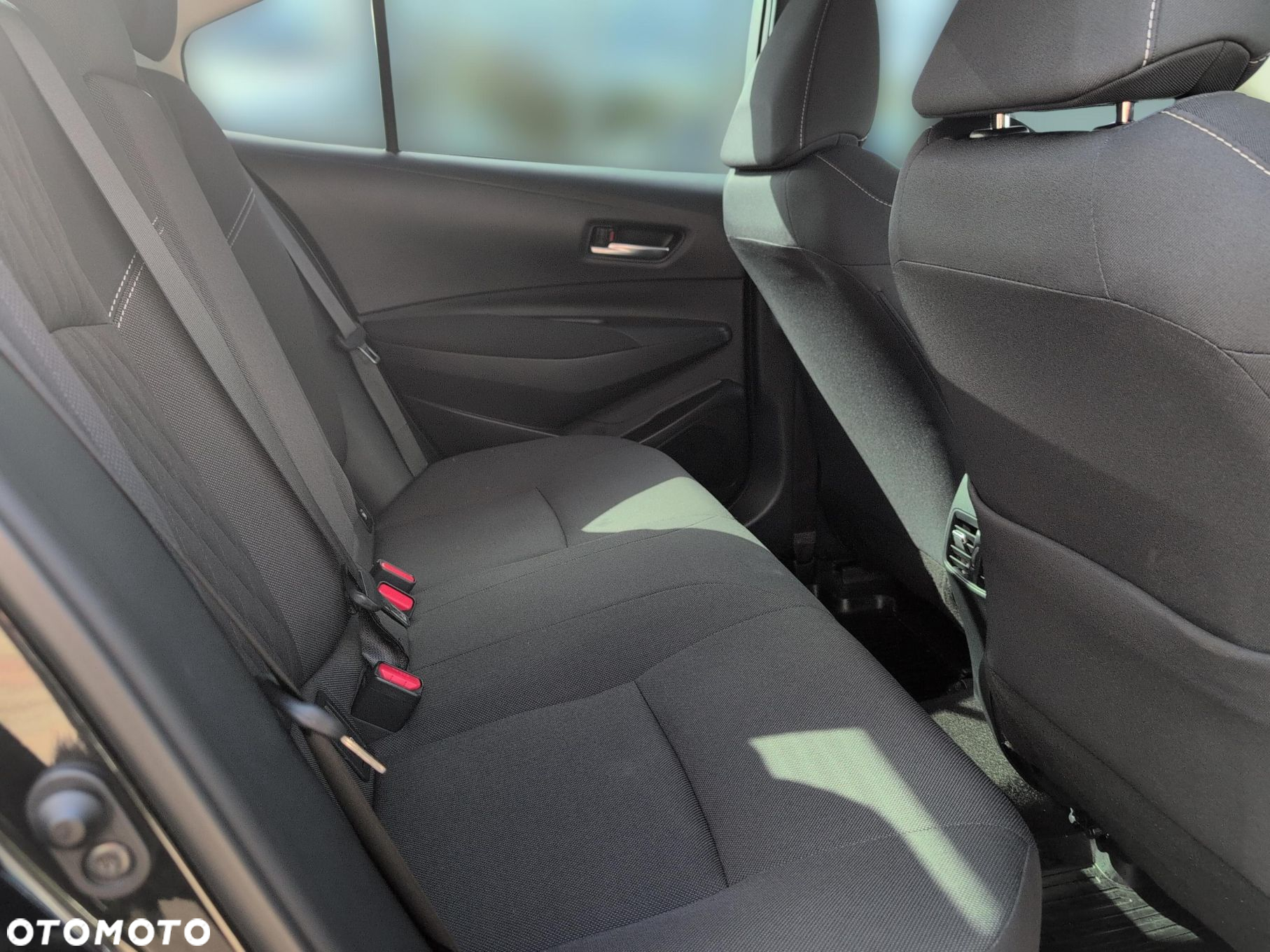 Toyota Corolla 1.8 Hybrid Comfort - 10