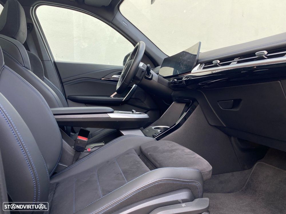 BMW iX1 eDrive20 Pack Desportivo M - 18