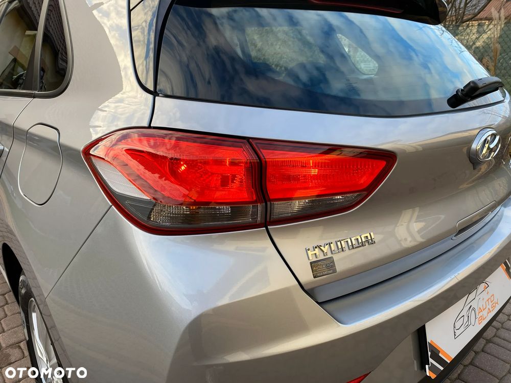 Hyundai i30 1.5 DPI Classic + - 15