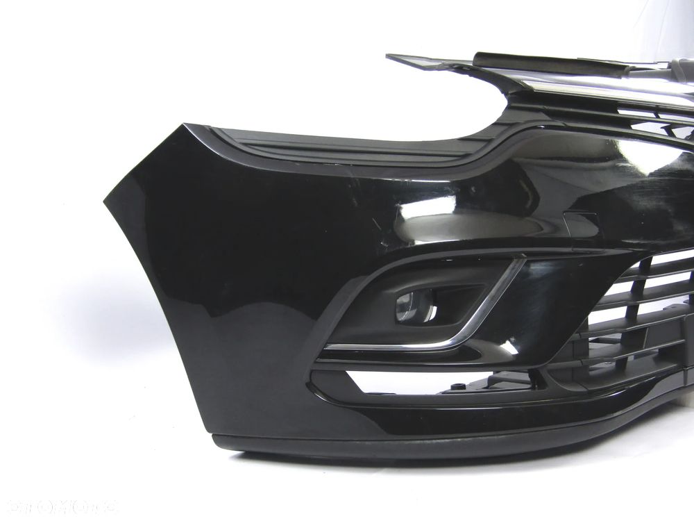 Zderzak przedni Renault Clio 4 16 - 20 Kod lakieru EEC - 18