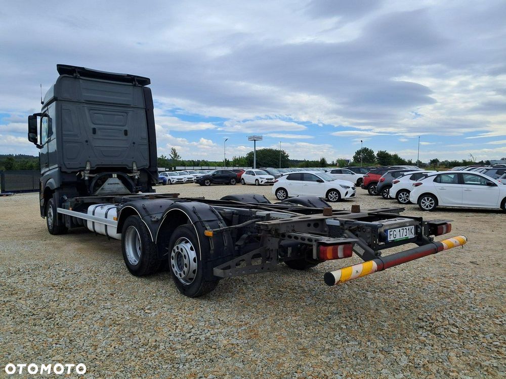Mercedes-Benz Actros - 7