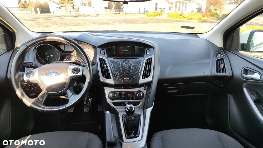 Ford Focus 1.6 Ambiente - 21