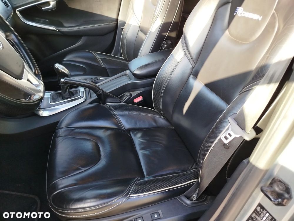 Volvo V40 D2 R Design - 8