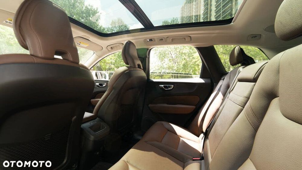 Volvo XC 60 T5 AWD Geartronic Momentum - 8
