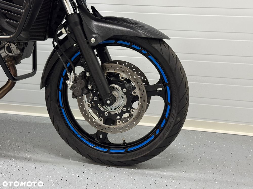 Suzuki V-STROM - 9