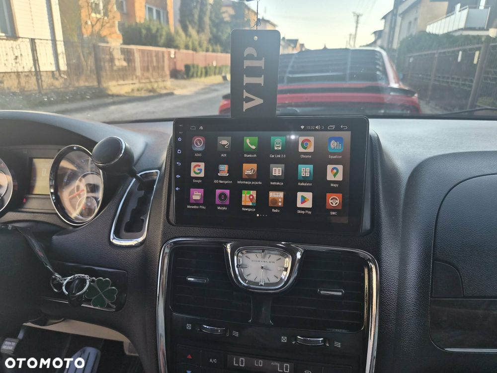 Chrysler Town & Country 3.6 Limited - 32