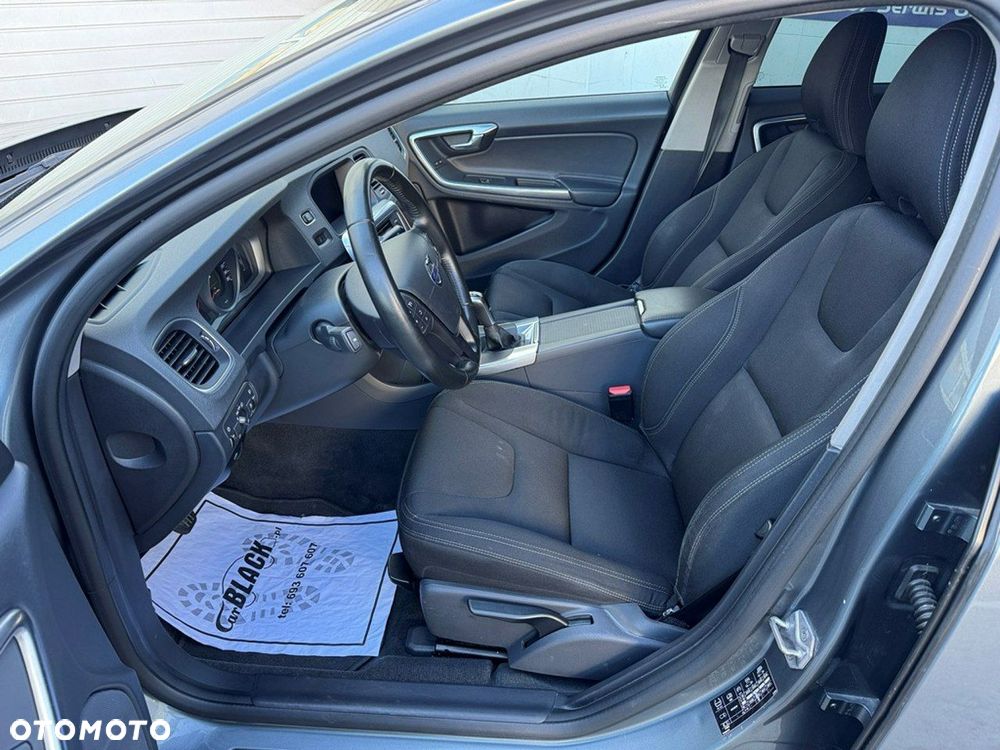 Volvo V60 Cross Country - 11