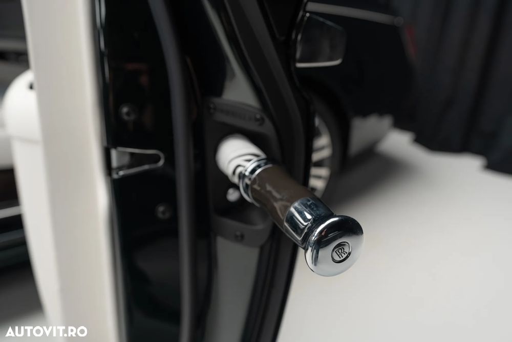 Rolls-Royce Ghost Standard - 40