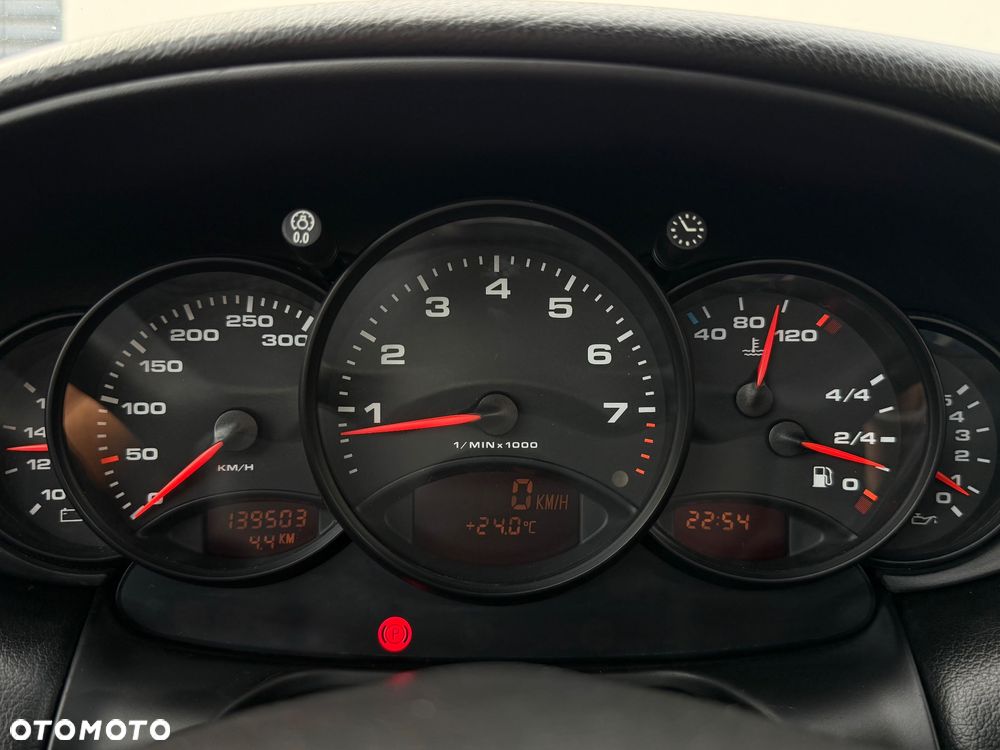 Porsche 911 Carrera - 13