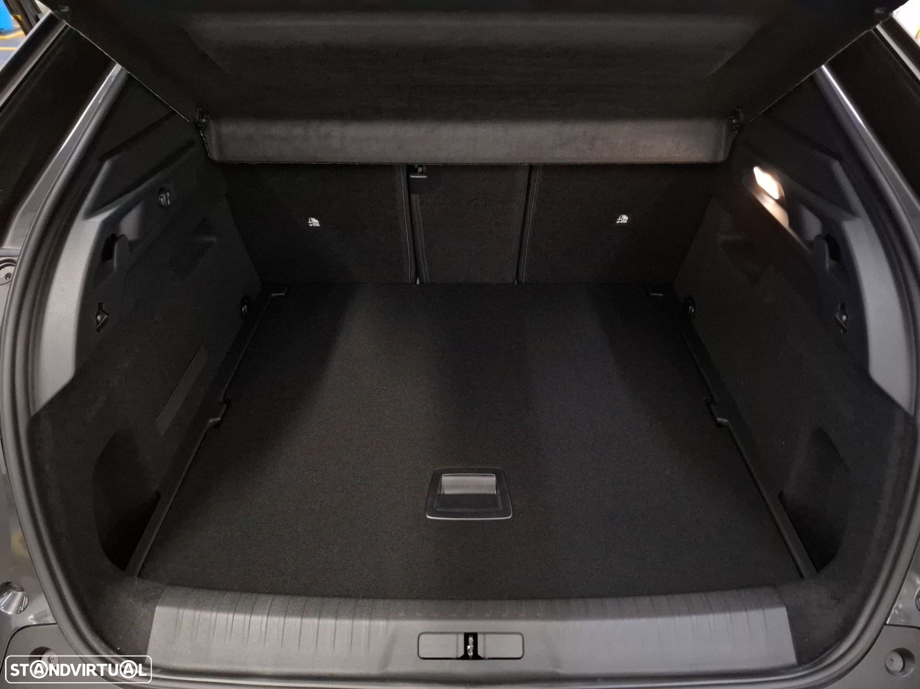 Peugeot 3008 1.2 Hybrid Allure e-DCS6 - 18