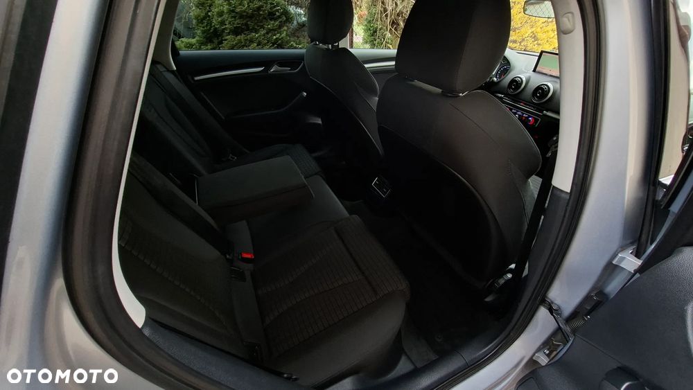 Audi A3 Sportback 2.0 TDI S tronic - 17