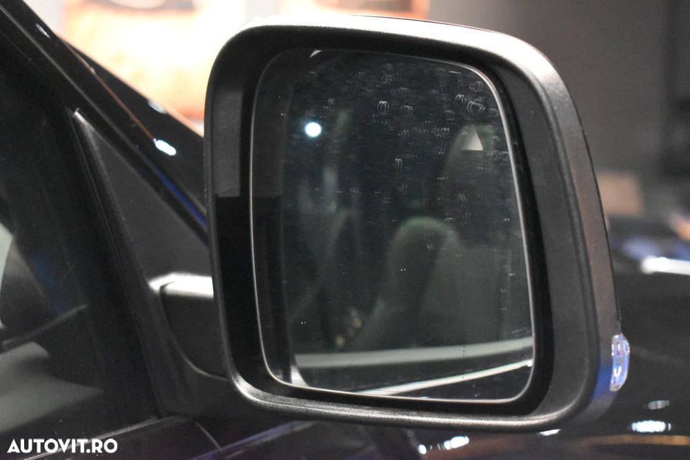 Jeep Grand Cherokee - 23