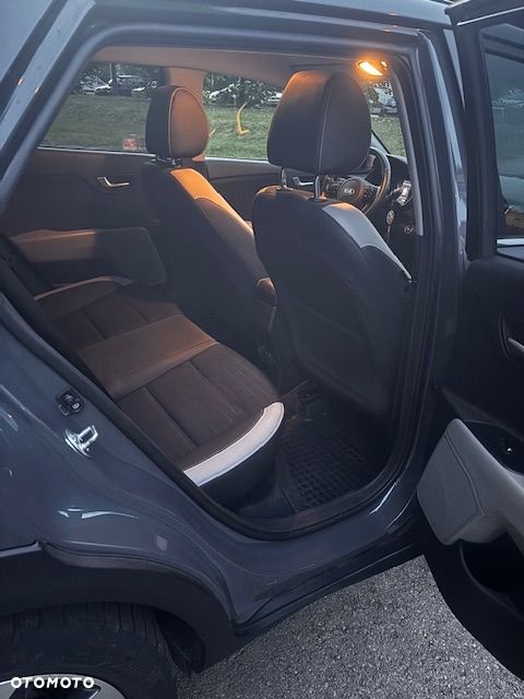 Kia Stonic 1.0 T-GDI L Business Line - 27