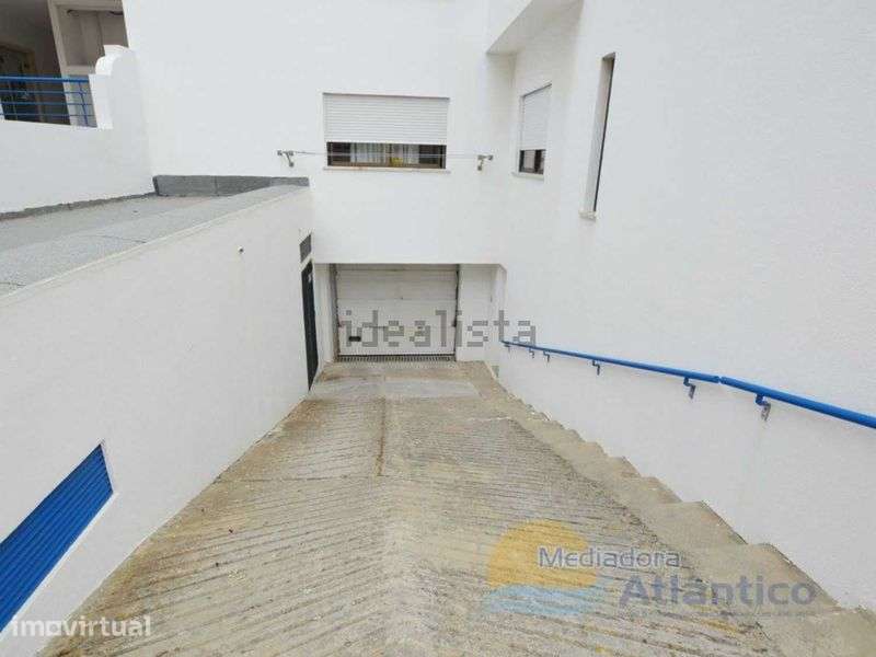 DUAS BOX Cobertas E FECHADAS NO CENTRO DA ERICEIRA - Grande imagem: 3/12