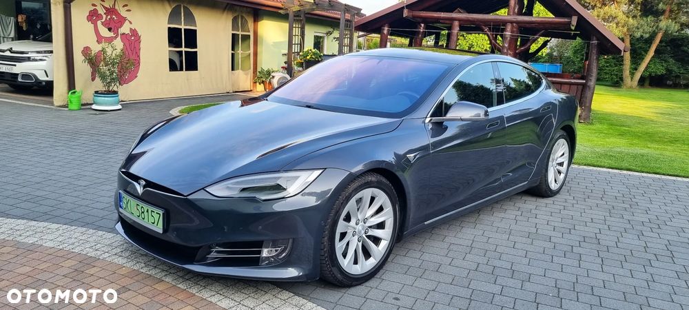 Tesla Model S - 4