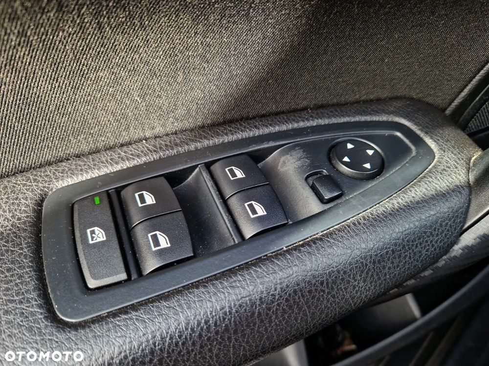 BMW Seria 1 116d Sport Line - 33