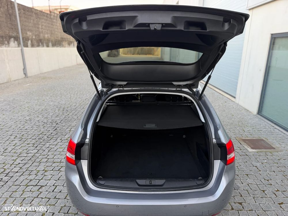 Peugeot 308 SW 1.5 BlueHDi Style EAT8 - 33