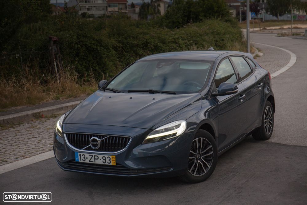 Volvo V40 2.0 D3 Momentum - 4