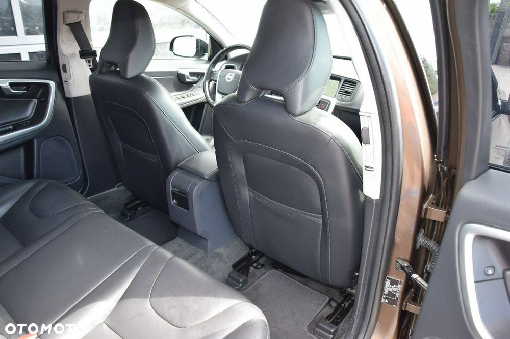 Volvo V60 Cross Country D3 Drive-E Summum - 29