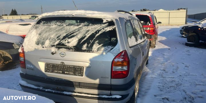 Far dreapta Opel Zafira A [1999 - 2003] Minivan 5-usi 2.0 DTI MT (101 - 6
