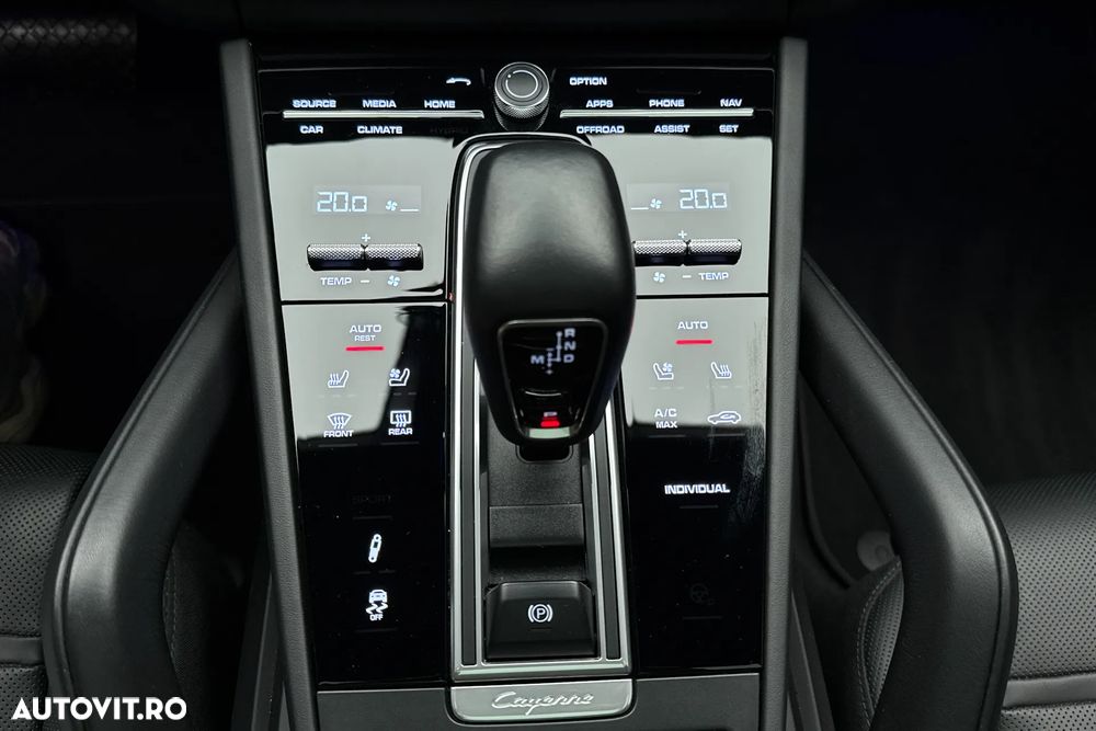 Porsche Cayenne Coupe E-Hybrid Tiptronic S Platinum Edition - 28