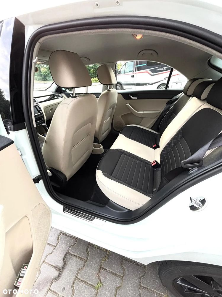 Skoda RAPID 1.4 TSI Style DSG - 3