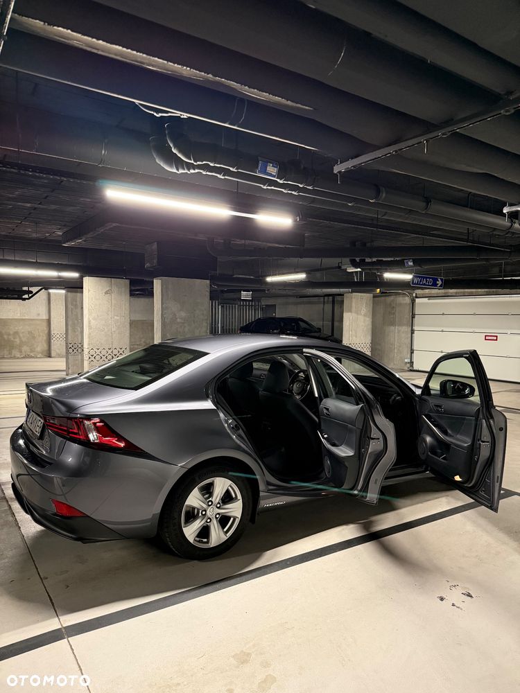 Lexus IS 300h Elite - 12