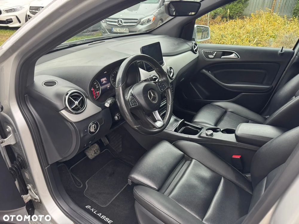 Mercedes-Benz Klasa B 250 4Matic 7G-DCT UrbanStyle Edition - 15