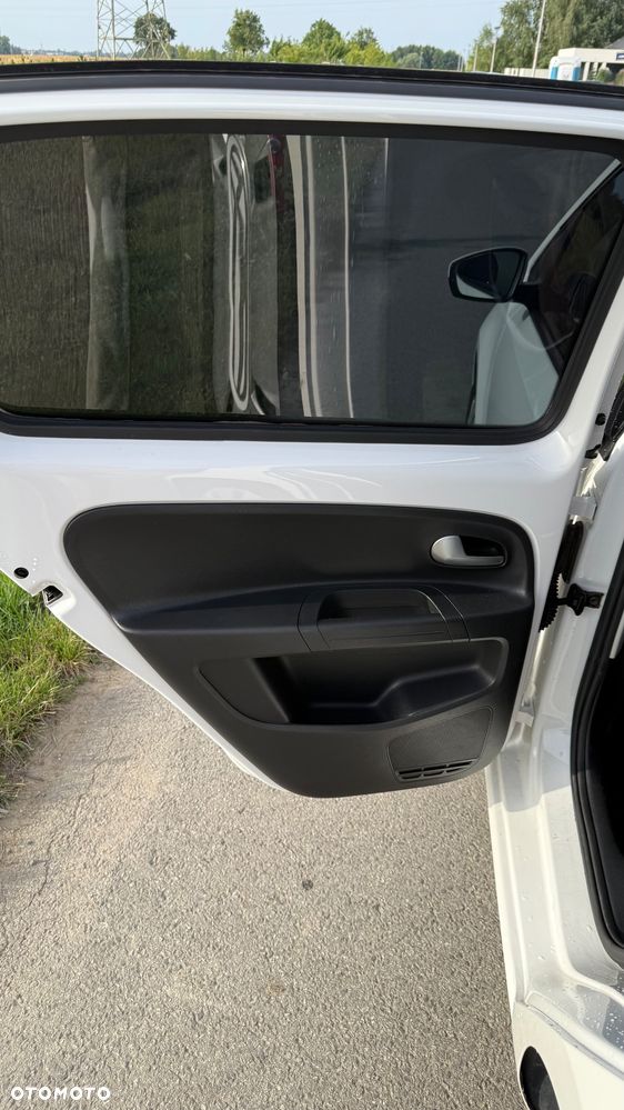 Volkswagen up! 1.0 move - 19