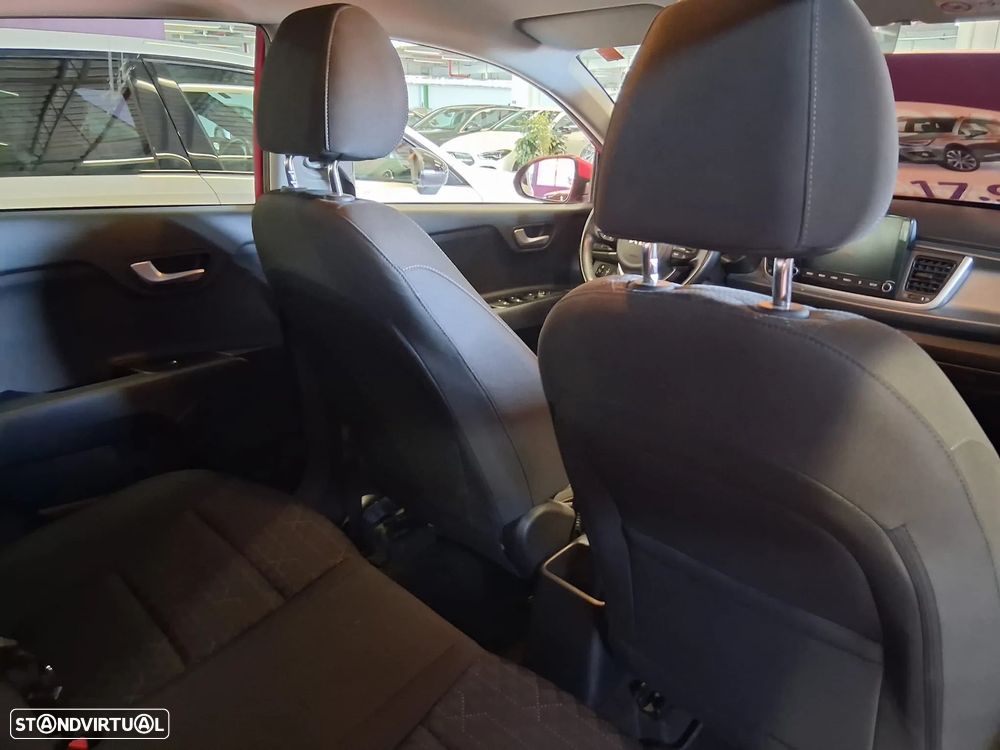 Kia Rio - 7