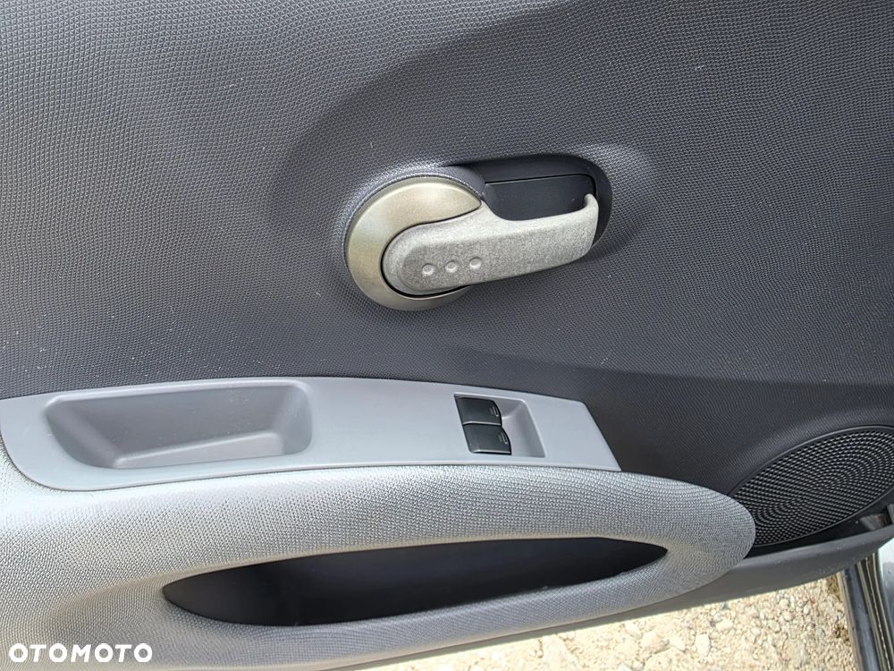 Nissan Micra 1.4 Tekna - 32
