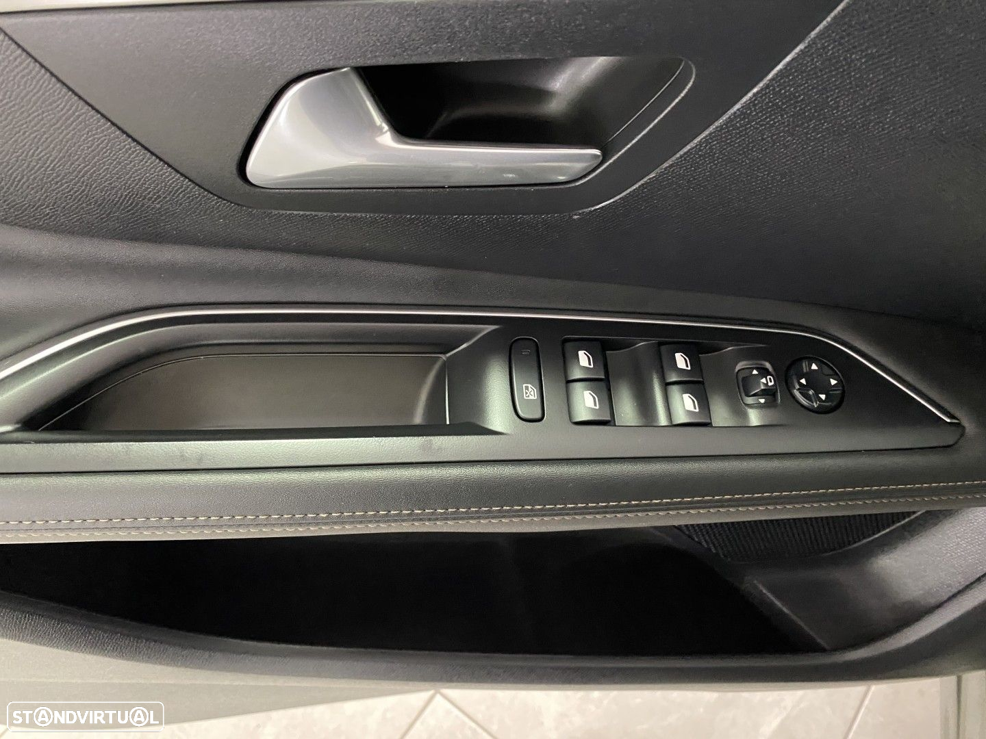 Peugeot 3008 1.6 Hybrid GT Line e-EAT8 - 19