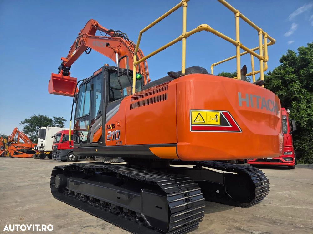 Hitachi ZX210LC-7,  23,4 TONE, 2021, 5.815h, CUPLA RAPIDA+CUPA NOUA 1,3mc+CUPA 0,9m latime+CUPA taluz, inst picon, camera spate si laterale, consum mediu 11,5l/h, ad sapare 7m, 3 pompe hidr, LANT NOU, CA NOU-posibilitate leasing 4 ani-PROMOTIE 96.900 EUR+Tva - 2