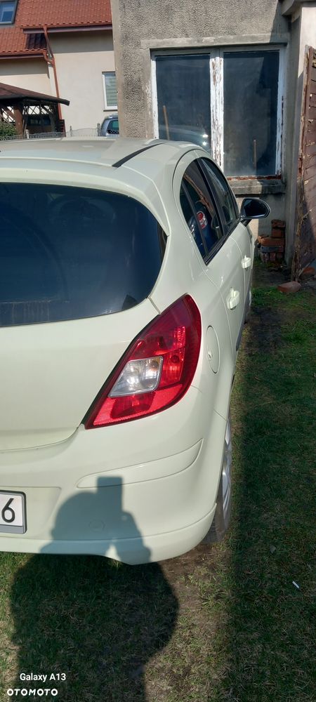 Opel Corsa 1.4 16V Satellite - 4