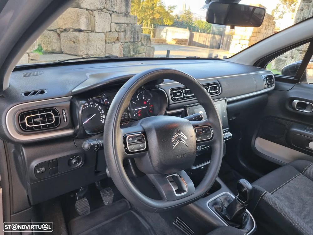 Citroën C3 1.2 PureTech Shine - 19