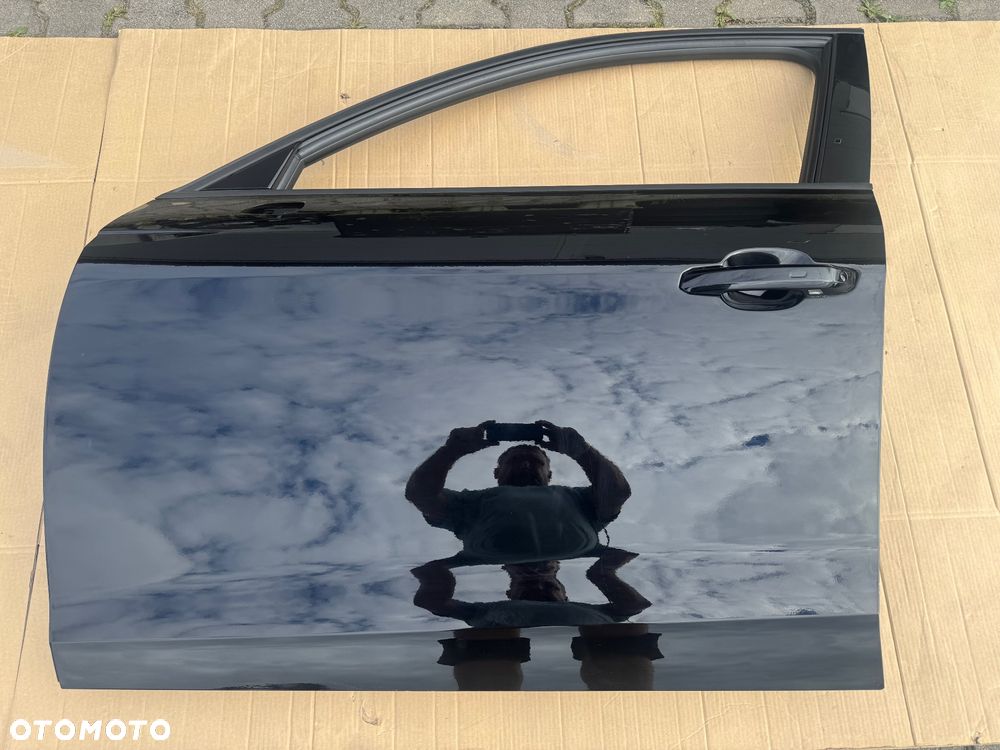 Audi A4 B9 lift drzwi przód lewe LY9B - 1
