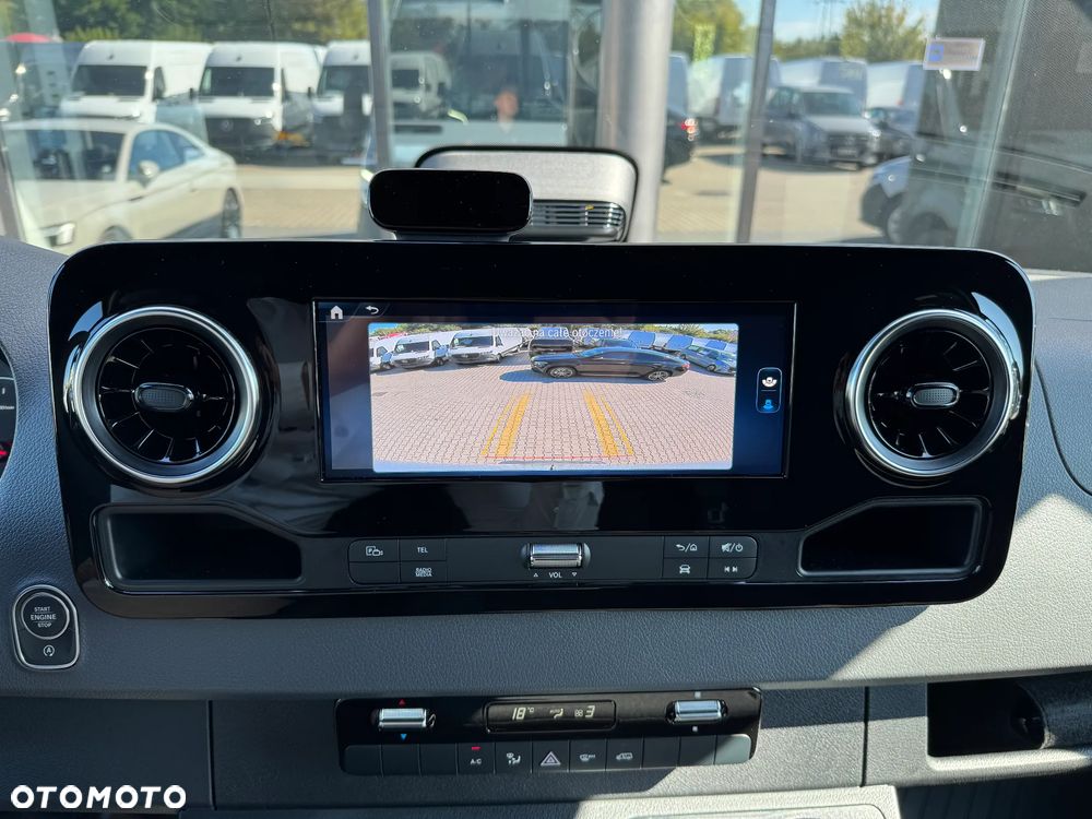 Mercedes-Benz Sprinter - 28