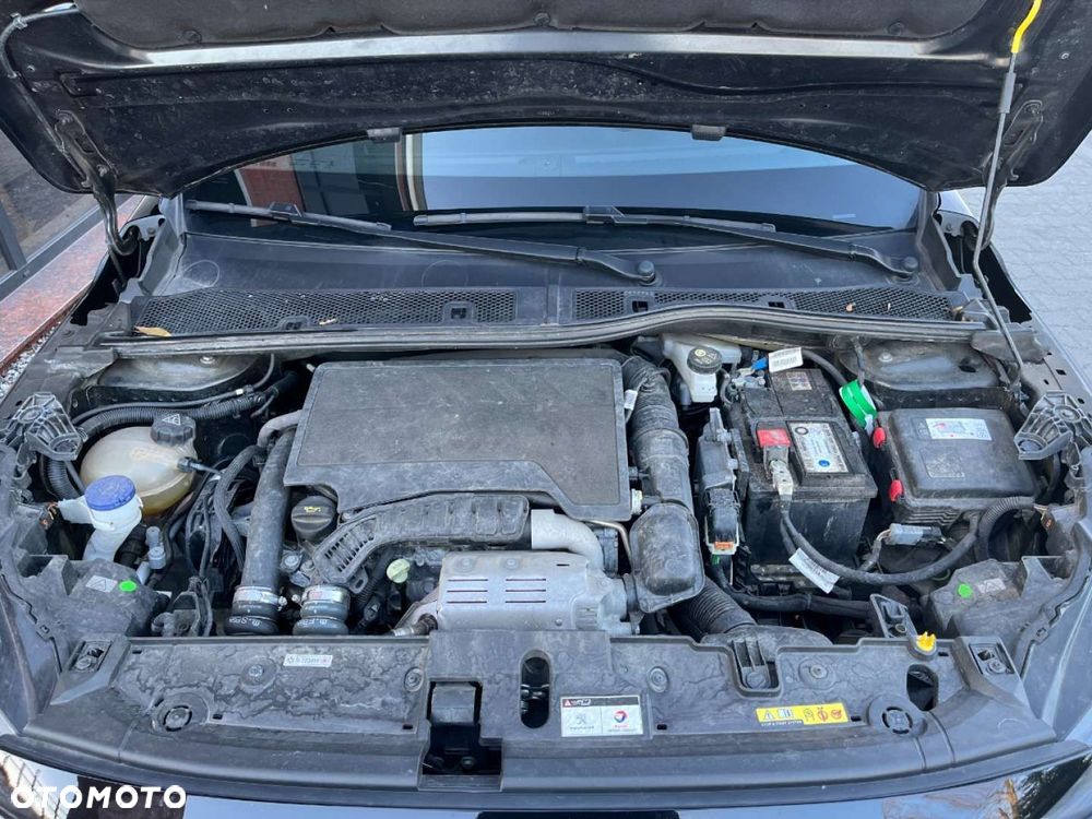 Peugeot 208 1.2 PureTech Allure S&S EAT8 - 31