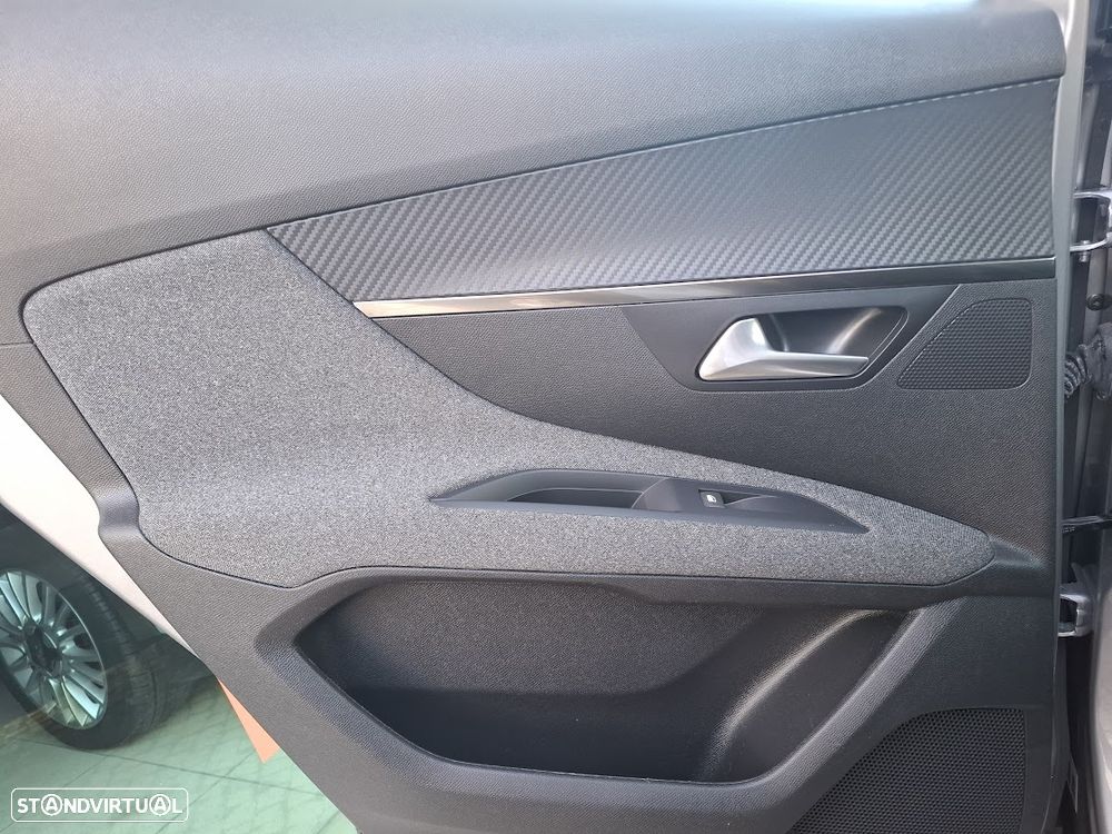 Peugeot 3008 PureTech 130 Stop & Start GPF EAT8 Active Business-Pack - 33
