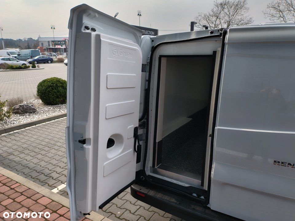 Renault Trafic - 13