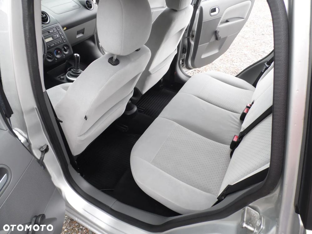 Ford Fiesta 1.4 Durashift-EST Ghia - 21