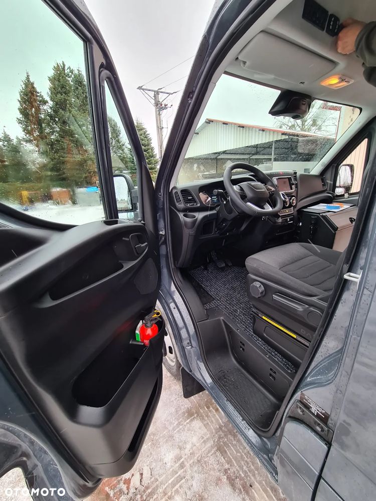 Iveco Daily 50C18 SprintCar - 4