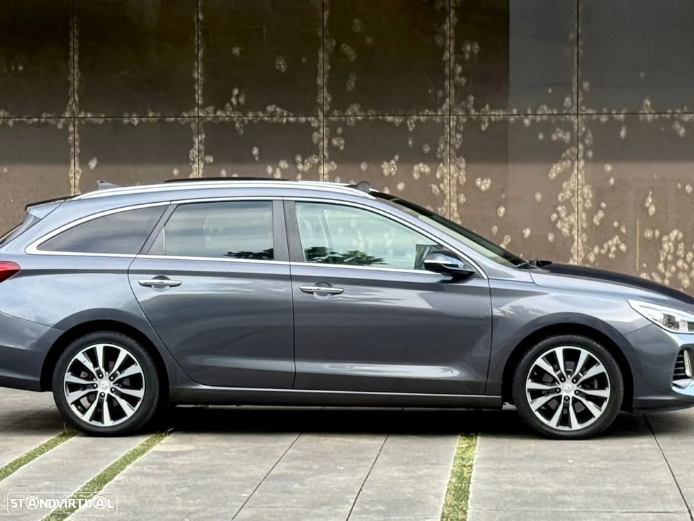 Hyundai i30 SW - 11