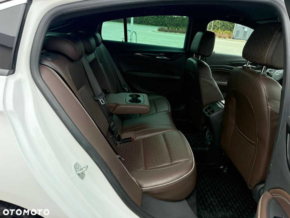 Opel Insignia 2.0 T 4x4 Innovation S&S - 27