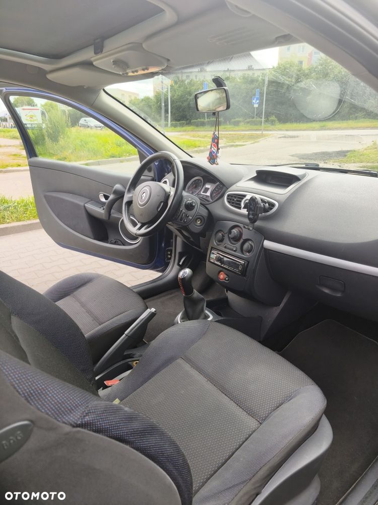 Renault Clio - 6