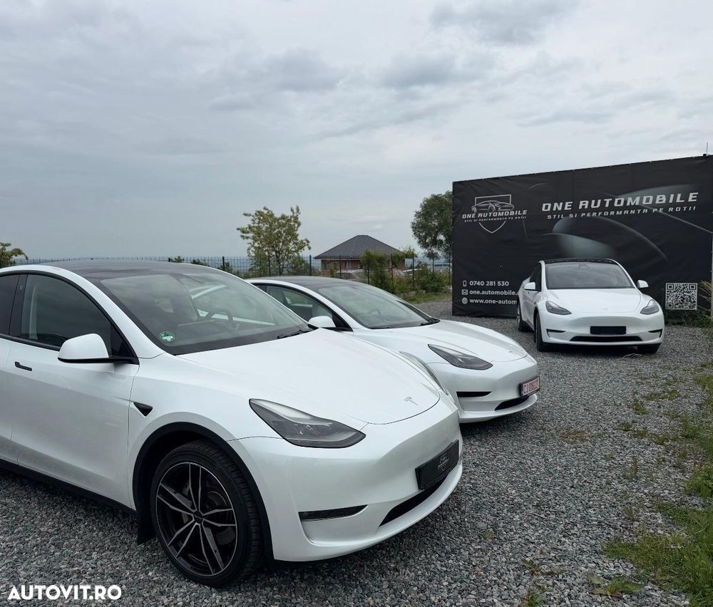 Tesla Model Y Long Range Dual Motor AWD - 34